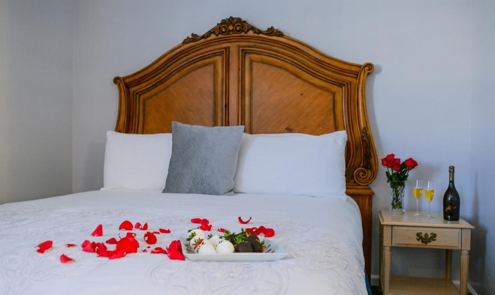 Napa Valley Hotel & Suites Main image