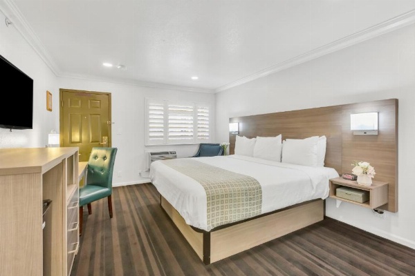 Hotel & Suites Napa Valley image 21