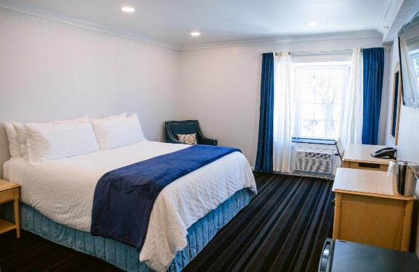 Hotel & Suites Napa Valley image 4